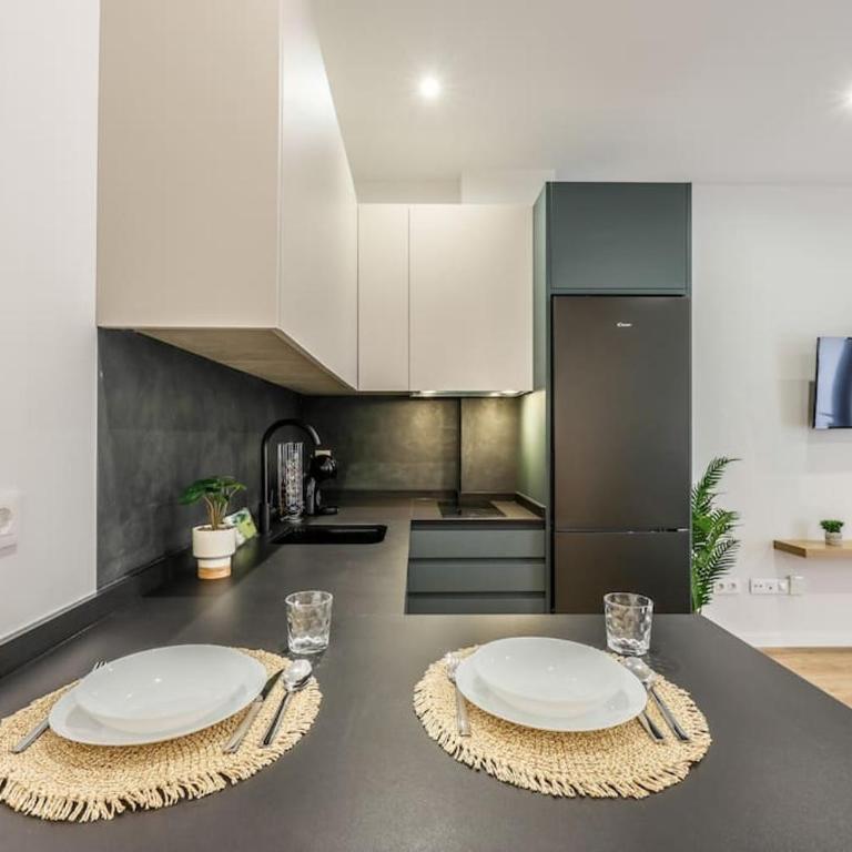 Luxe apartments Madrid Rio by RentitUP - One-Bedroom Apartment - 16