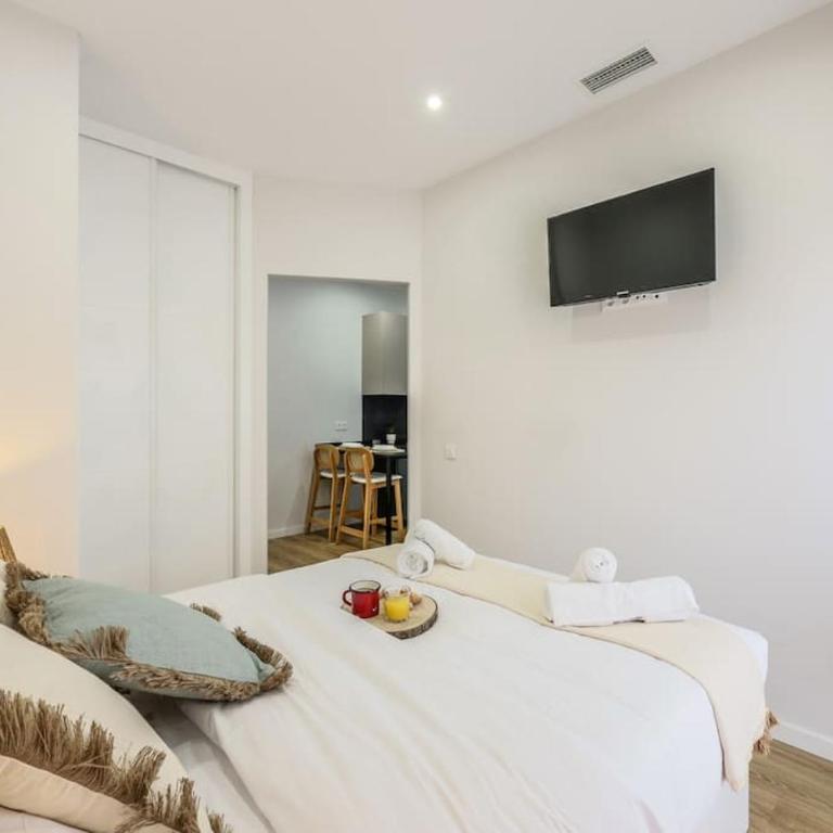 Luxe apartments Madrid Rio by RentitUP - One-Bedroom Apartment - 18