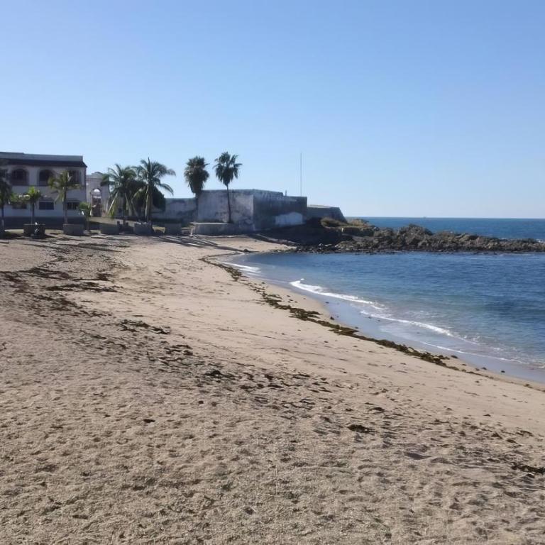 Recamara a media cuadra de la playa - Double Room with Private Bathroom - 6