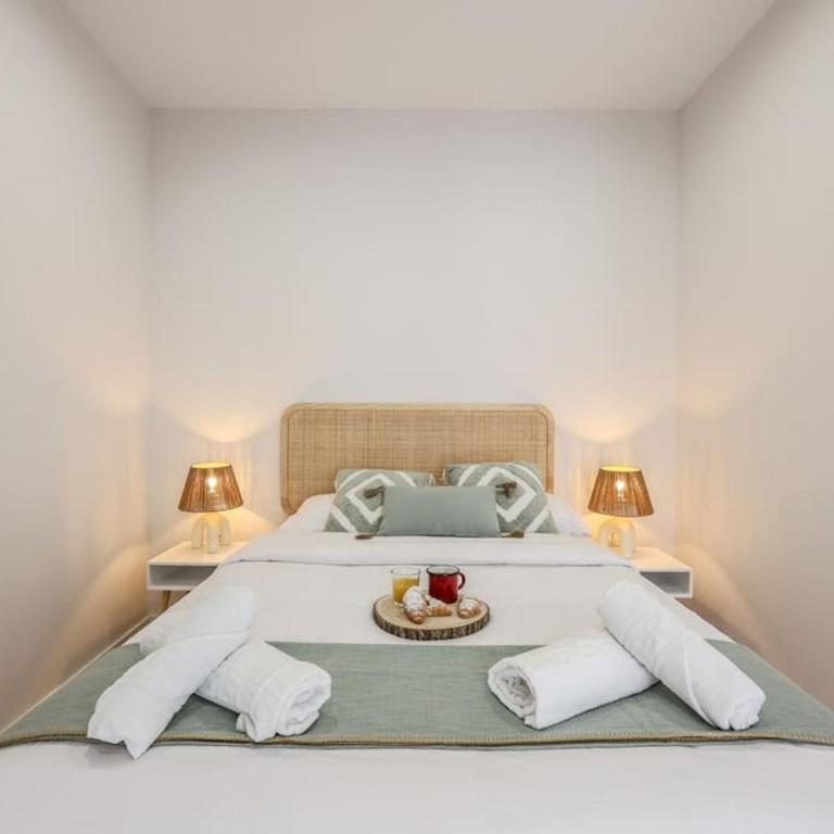 Luxe apartments Madrid Rio by RentitUP - One-Bedroom Apartment - 16
