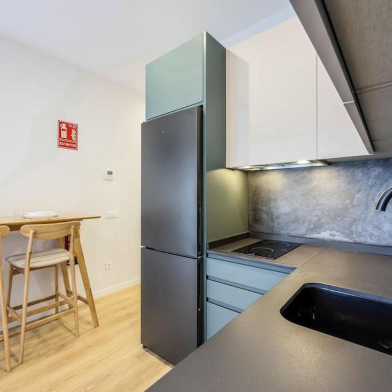 Luxe apartments Madrid Rio by RentitUP - One-Bedroom Apartment - 8