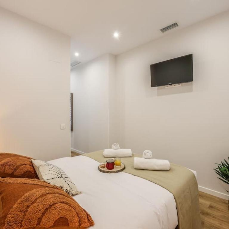 Luxe apartments Madrid Rio by RentitUP - One-Bedroom Apartment - 9