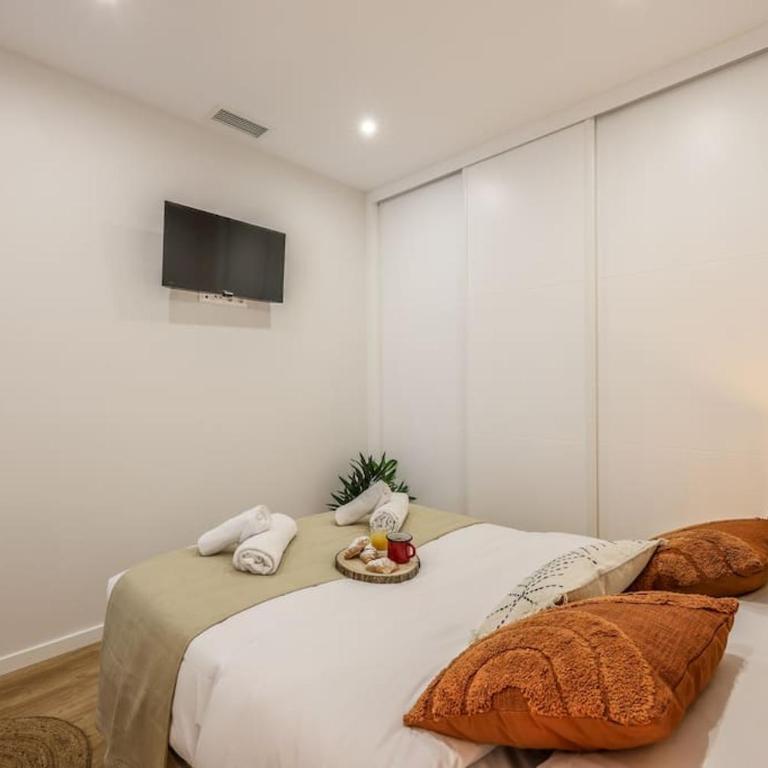 Luxe apartments Madrid Rio by RentitUP - One-Bedroom Apartment - 10