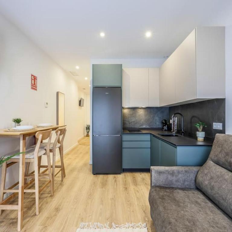 Luxe apartments Madrid Rio by RentitUP - One-Bedroom Apartment - 12
