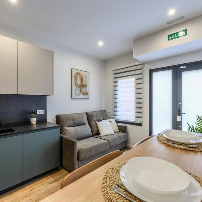 Luxe apartments Madrid Rio by RentitUP - One-Bedroom Apartment - 16