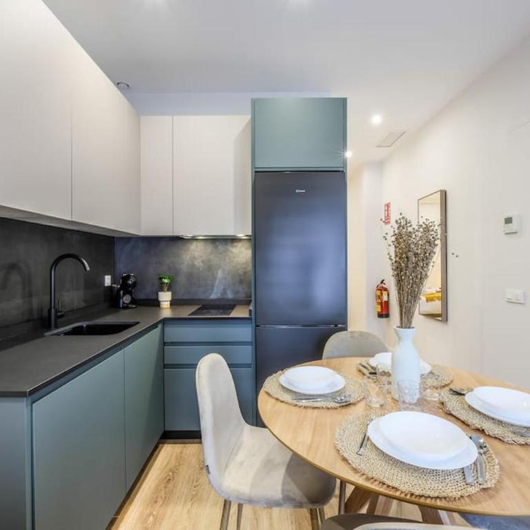 Luxe apartments Madrid Rio by RentitUP - One-Bedroom Apartment - 4