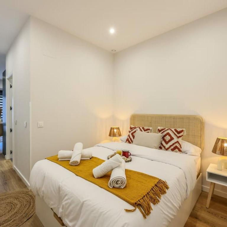 Luxe apartments Madrid Rio by RentitUP - One-Bedroom Apartment - 8