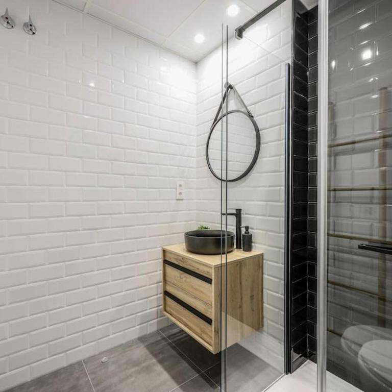 Luxe apartments Madrid Rio by RentitUP - One-Bedroom Apartment - 16