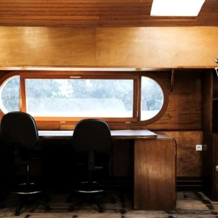 Belle péniche romantique à Paris - Maison 2 Chambres - 12
