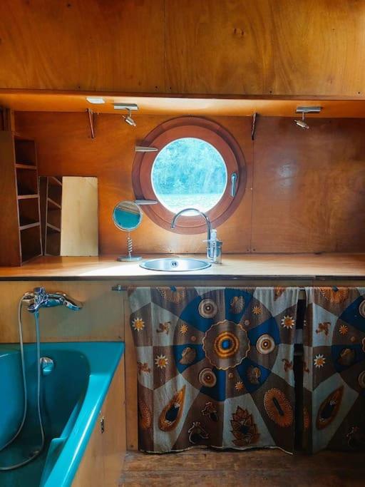 Belle péniche romantique à Paris - Maison 2 Chambres - 15