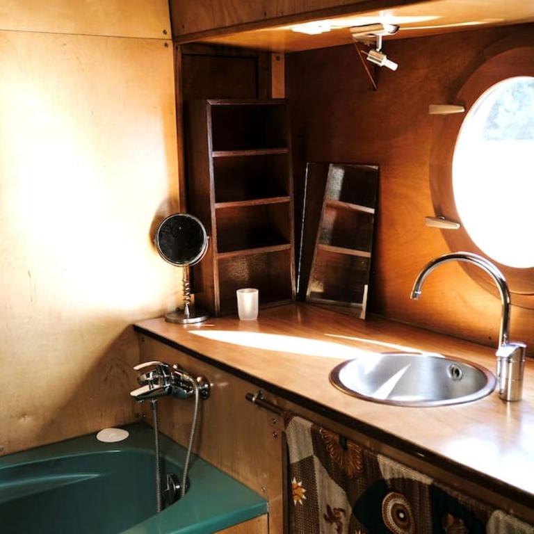 Belle péniche romantique à Paris - Maison 2 Chambres - 19