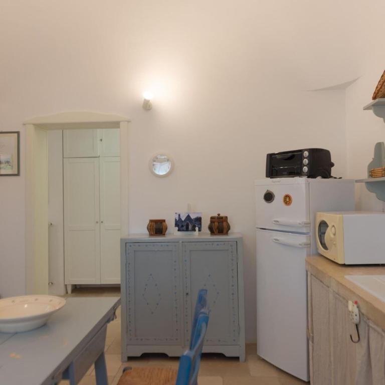 Trullo in Puglia with Pool and Valley Views - Casa Vacanze - 12