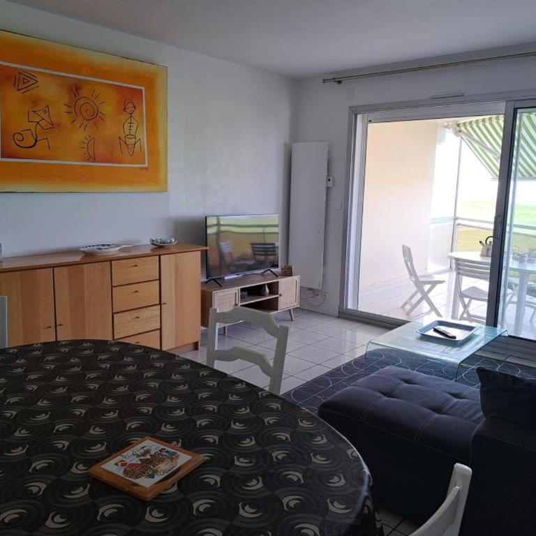 Appartement duplex face mer avec piscine, quartier Golf, 2 chambres, 2 salles d'eau, parking privé - FR-1-323-513 - Apartment - 2