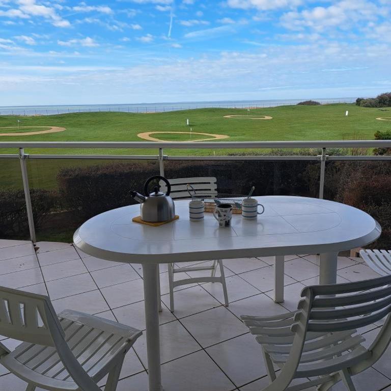 Appartement duplex face mer avec piscine, quartier Golf, 2 chambres, 2 salles d'eau, parking privé - FR-1-323-513 - Apartment - 3