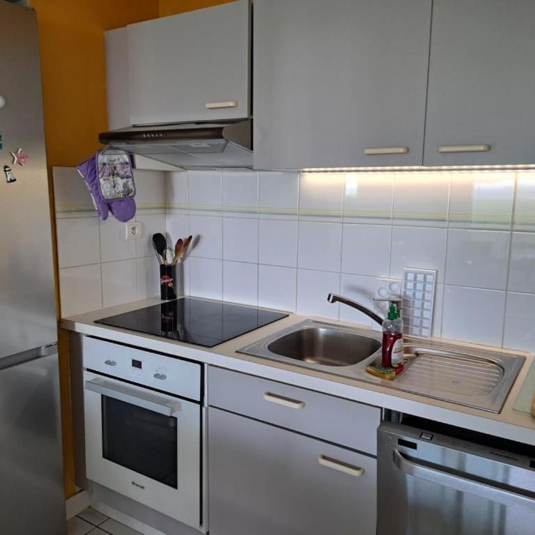 Appartement duplex face mer avec piscine, quartier Golf, 2 chambres, 2 salles d'eau, parking privé - FR-1-323-513 - Apartment - 7