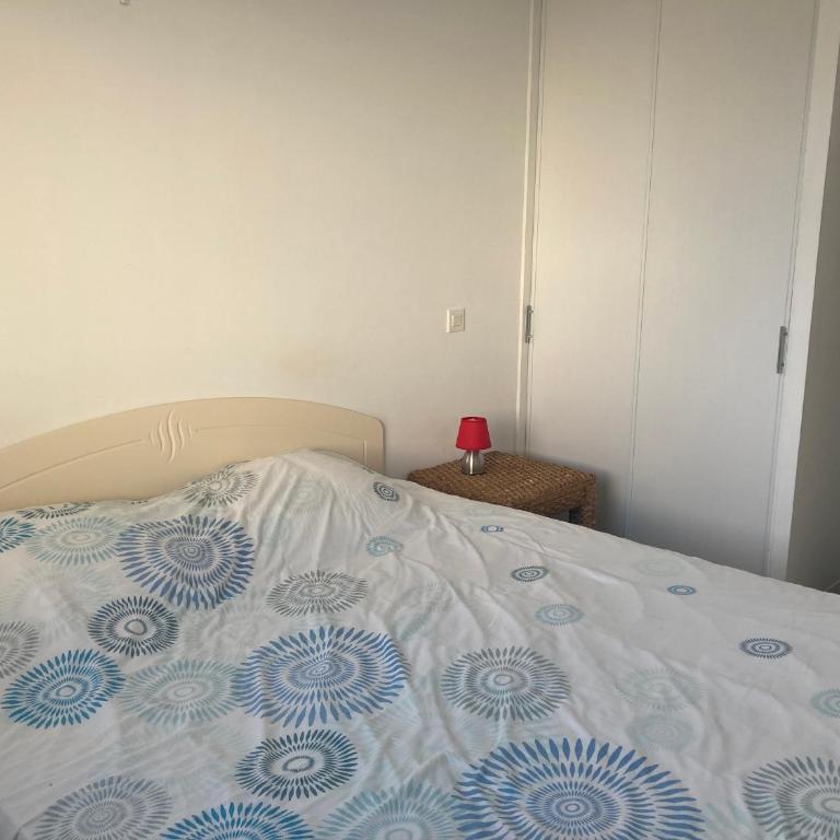 Appartement duplex face mer avec piscine, quartier Golf, 2 chambres, 2 salles d'eau, parking privé - FR-1-323-513 - Apartment - 8