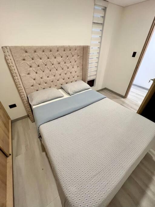 Luxurious & Rustic Medellín Apt - up to 10 people - Apartamento de 3 dormitorios - 27