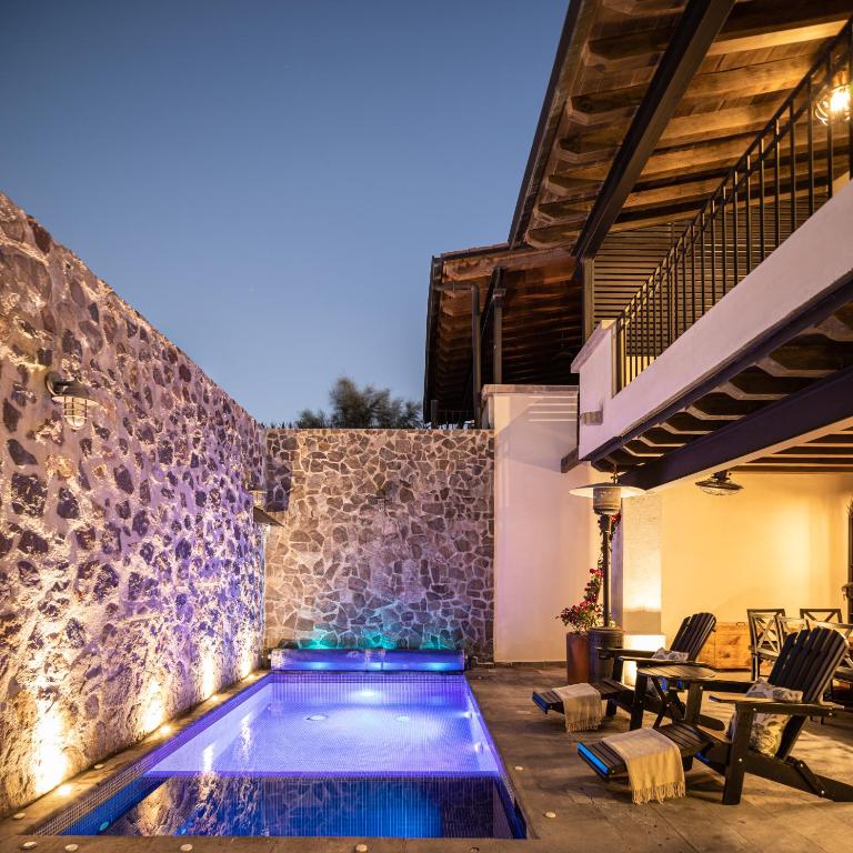 Private Jacuzzi & Pool, Elegant La Escondida 5BR - Casa - 14