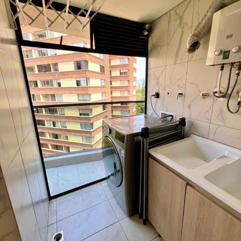 Luxurious & Rustic Medellín Apt - up to 10 people - Apartamento de 3 dormitorios - 4