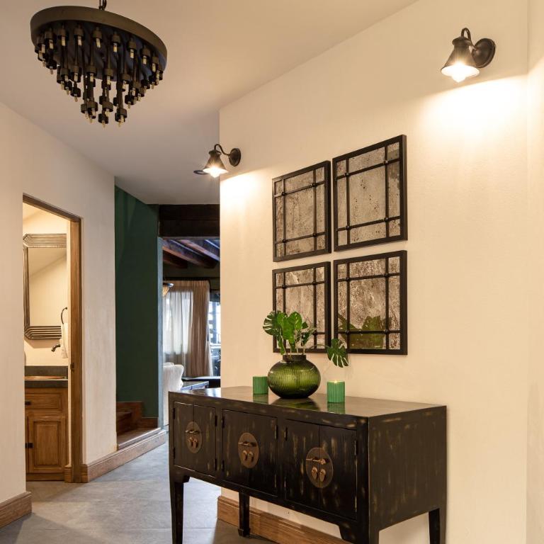 Private Jacuzzi & Pool, Elegant La Escondida 5BR - Casa - 33