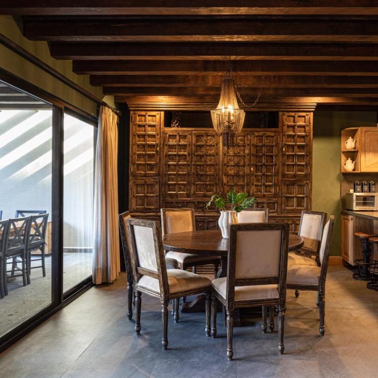 Private Jacuzzi & Pool, Elegant La Escondida 5BR - Casa - 35