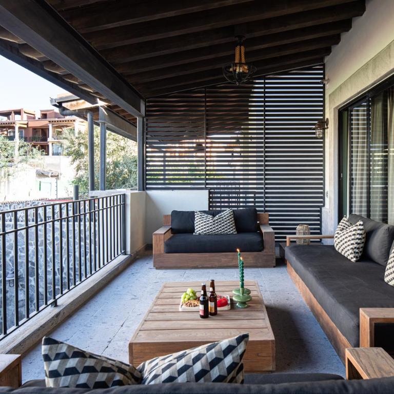 Private Jacuzzi & Pool, Elegant La Escondida 5BR - Casa - 47