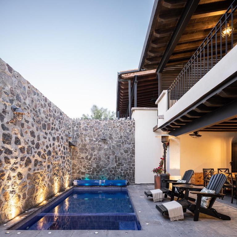 Private Jacuzzi & Pool, Elegant La Escondida 5BR - Casa - 45
