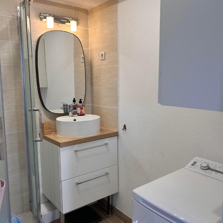 appartement résidence riviera avec piscine - Appartement 1 Chambre - 9