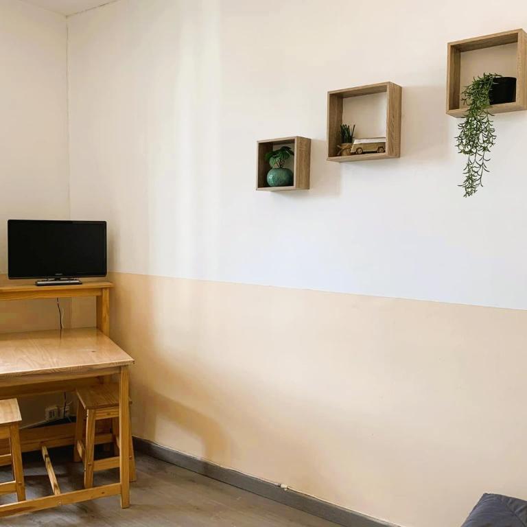 Gîte Studio Les Oliviers - One-Bedroom Apartment - 9