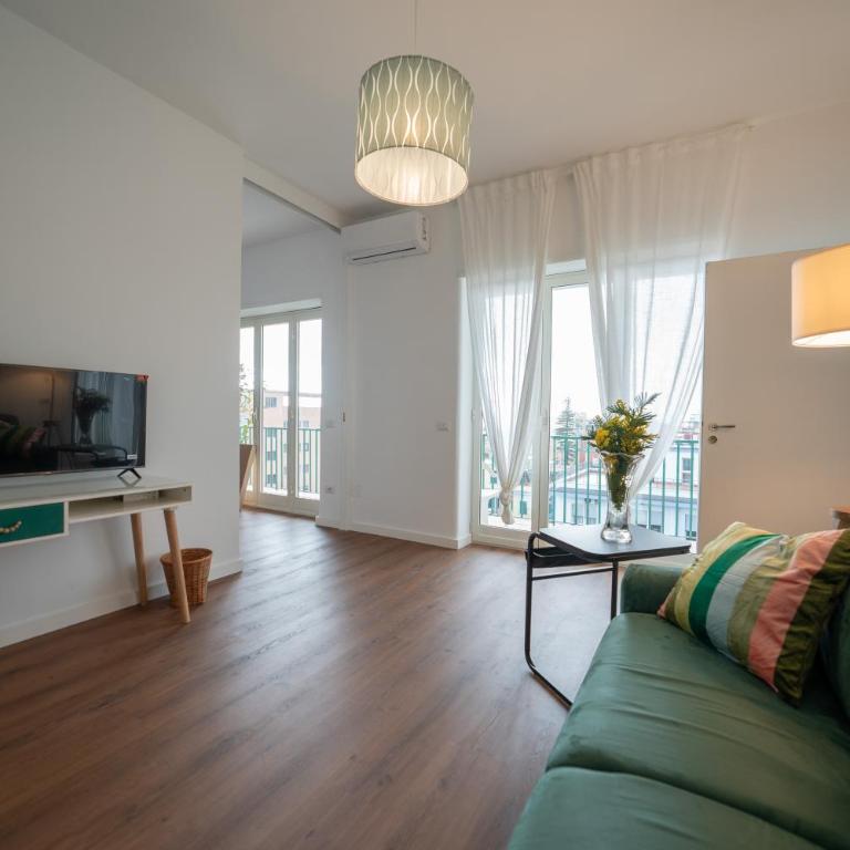 Seconda Stella a Destra - Camera Familiare con Bagno Privato - 2