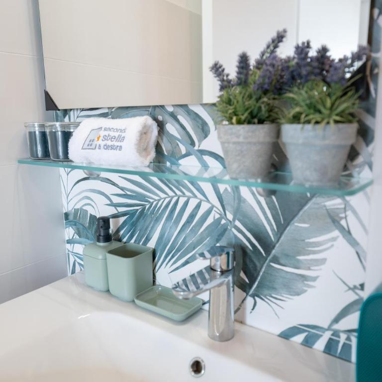Seconda Stella a Destra - Camera Familiare con Bagno Privato - 16