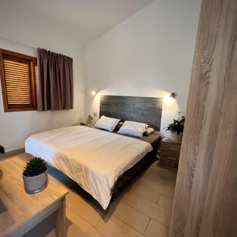 BuzzStays: 1-Bed Bungalow, Garden, Near Yumbo & Beach - Apartamento de 1 dormitorio - 11