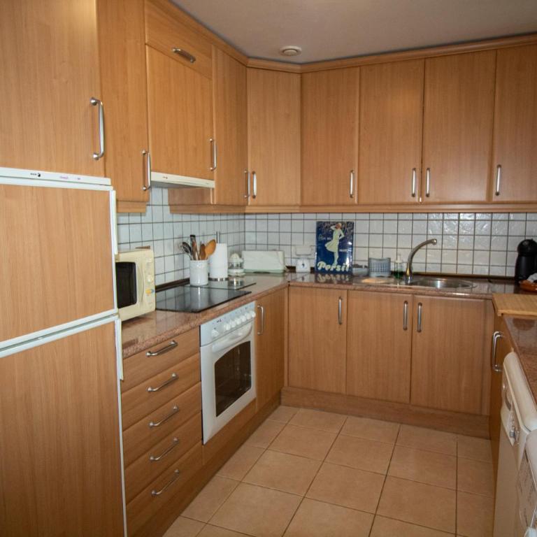 El Balcón de Roberta - Apartment with Terrace - 9