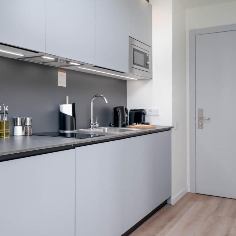 Limehome Valencia Carrer de Sant Jacint - One-Bedroom Apartment with Balcony - 8