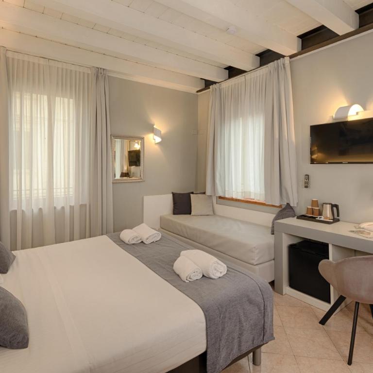 Hotel Fontana Verona - Camera Matrimoniale/Doppia con Letti Singoli con Letto Supplementare - 5