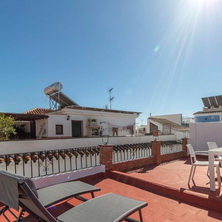 2 Bedroom Beach Front Apartment In Nerja - Apartamento de 2 dormitorios - 5