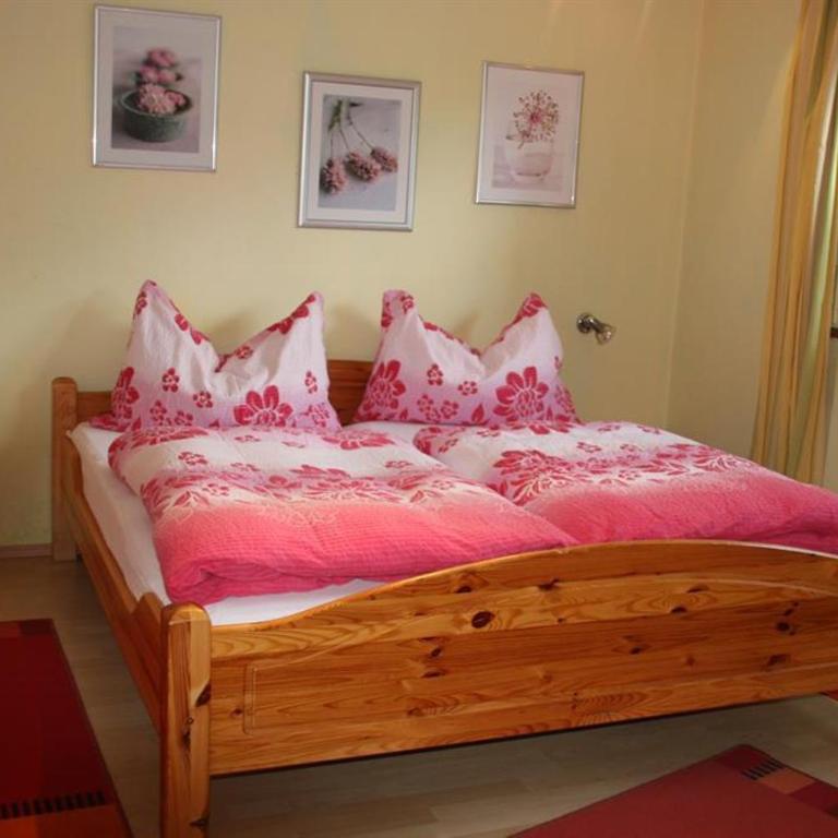 Ferienwohnung Bruni Bock - Three-Bedroom Apartment with Shower - 33