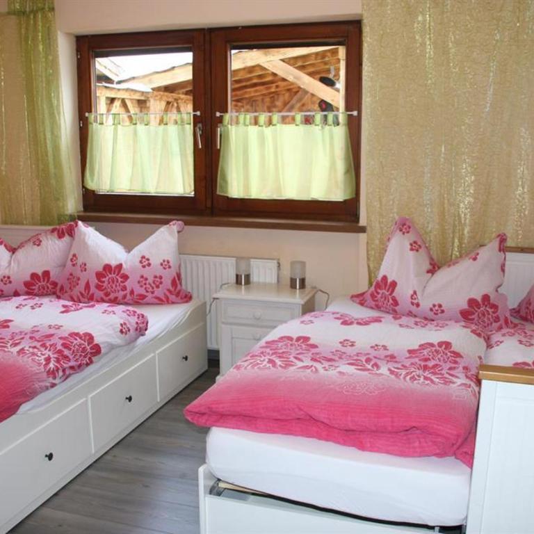 Ferienwohnung Bruni Bock - Three-Bedroom Apartment with Shower - 34