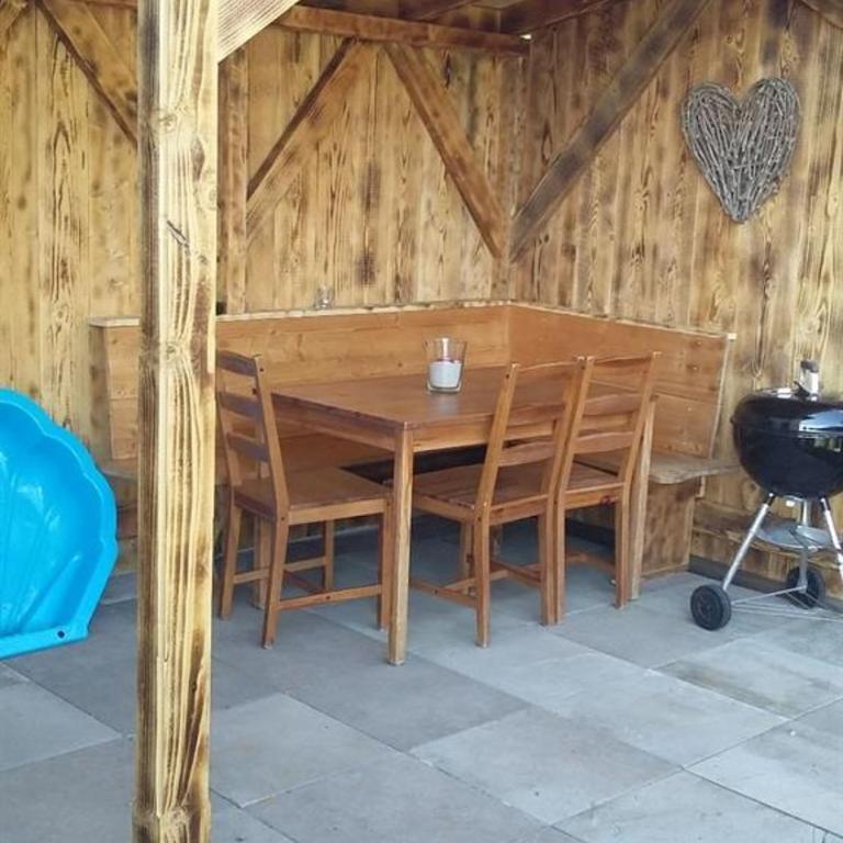 Ferienwohnung Bruni Bock - Three-Bedroom Apartment with Shower - 38