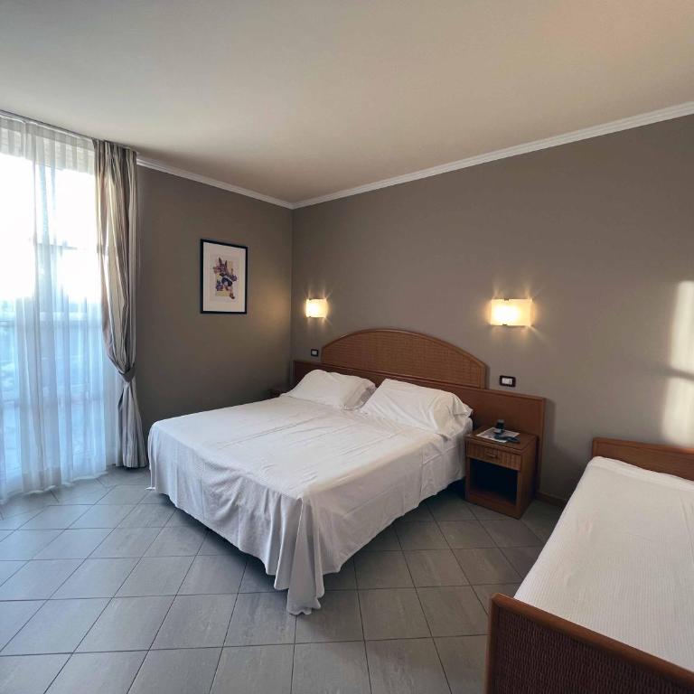 Hotel Regina - Camera Tripla Standard - 1