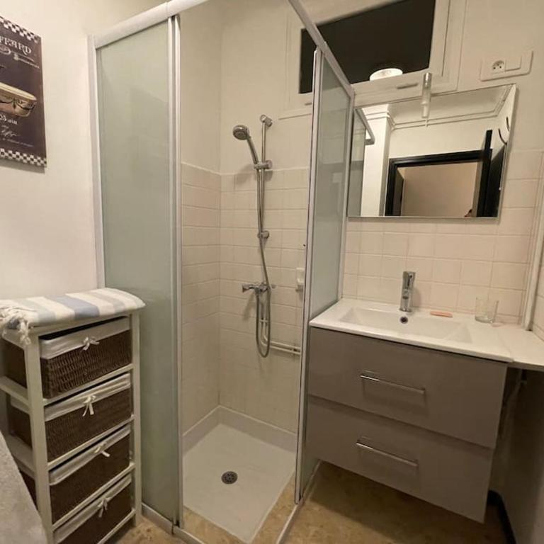 Maison Cosy Intra-muros, clim, parking, extérieur - Casa con 4 camere da letto - 30