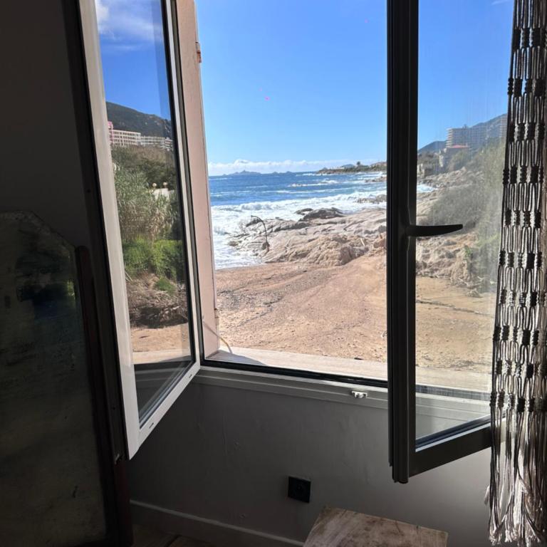 Casa Mare, CABANON SUR LA PLAGE à Ajaccio vue sanguinaires - Maison 2 Chambres - 9