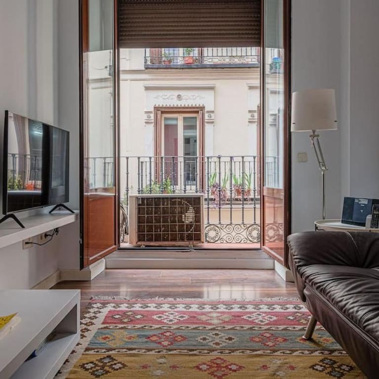 Flat next to the Paseo del Prado with balcony - A5 - One-Bedroom Apartment - 8