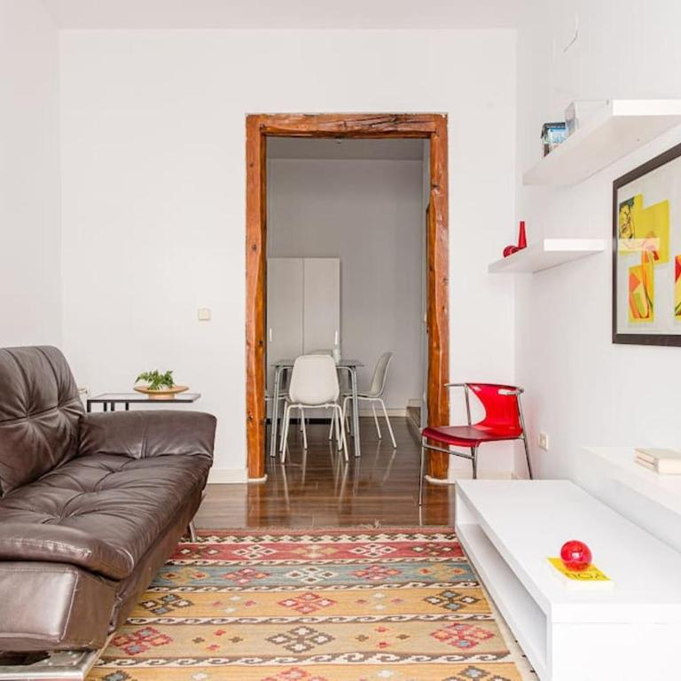 Flat next to the Paseo del Prado with balcony - A5 - One-Bedroom Apartment - 17