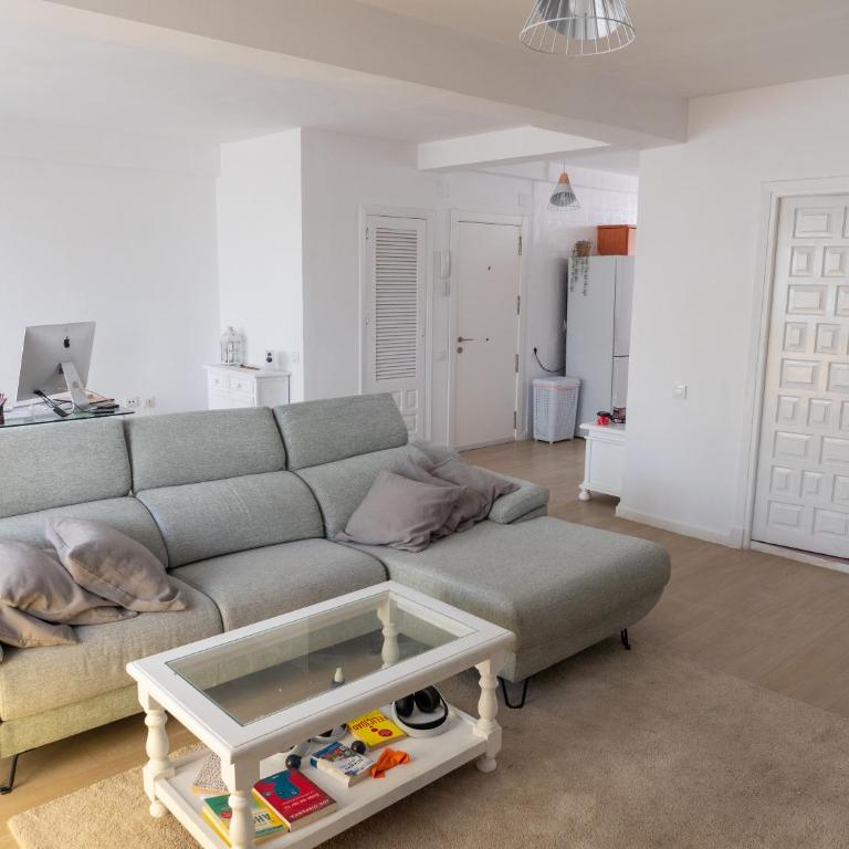 CASA ESTILO NÓRDICO CON VISTAS AL MAR (1ªLINEA) - Apartamento de 2 dormitorios con terraza y vistas al mar - 11