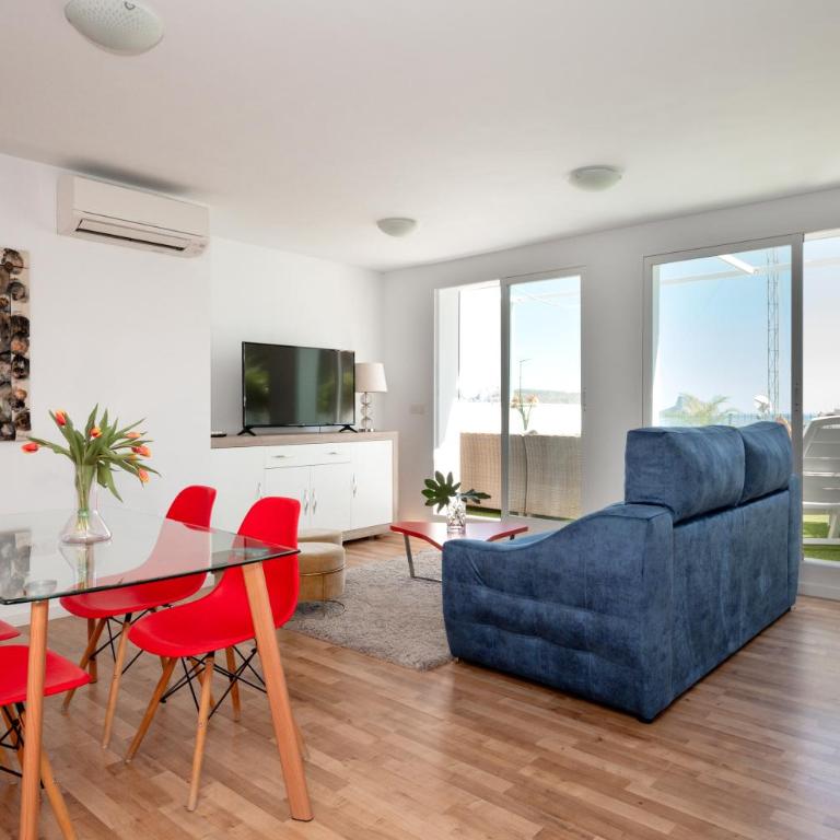 Atico Vistas al Mar, Terraza, Piscina y Parking by Vero - Apartamento - 10