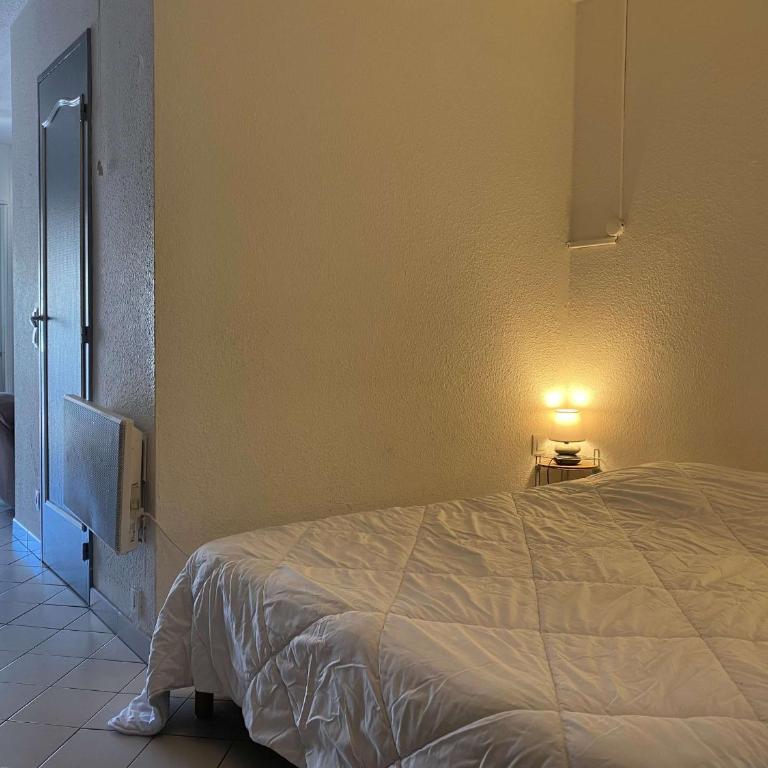 Charmant T1 avec Terrasse, Véranda et Climatisation à Balaruc-les-Bains, Exposé Sud, 2 Étoiles - FR-1-553-5 - Apartment (2 Erwachsene) - 2