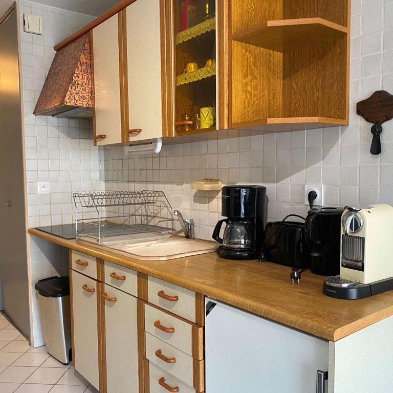 Charmant T1 avec Terrasse, Véranda et Climatisation à Balaruc-les-Bains, Exposé Sud, 2 Étoiles - FR-1-553-5 - Apartment (2 Erwachsene) - 7