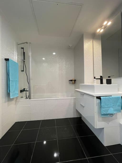 PRADO PLAGE DAVID - STADE VELODROME - PARC CHANOT - Luxury apartment by the Sea - Enjoy premium comfort with access to international TV channels from all over the world - Apartment mit 1 Schlafzimmer - 58