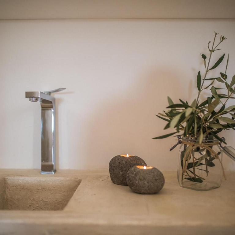 Trullo in Cisternino with Infinity Pool - Three-Bedroom Trullo House - 21